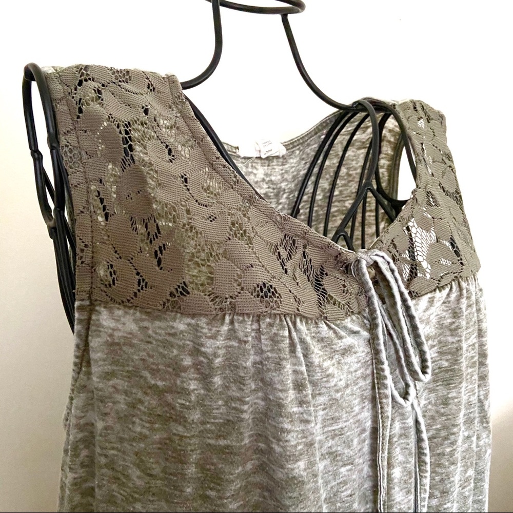 Como Blu | Detailed Olive Green Tunic Top - Picture 2 of 6